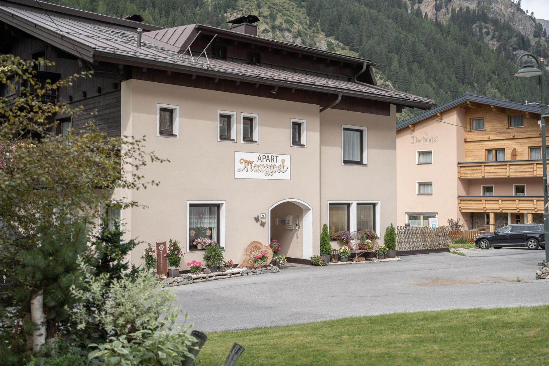 Haus Margret Bed & Breakfast Sankt Leonhard im Pitztal Bagian luar foto