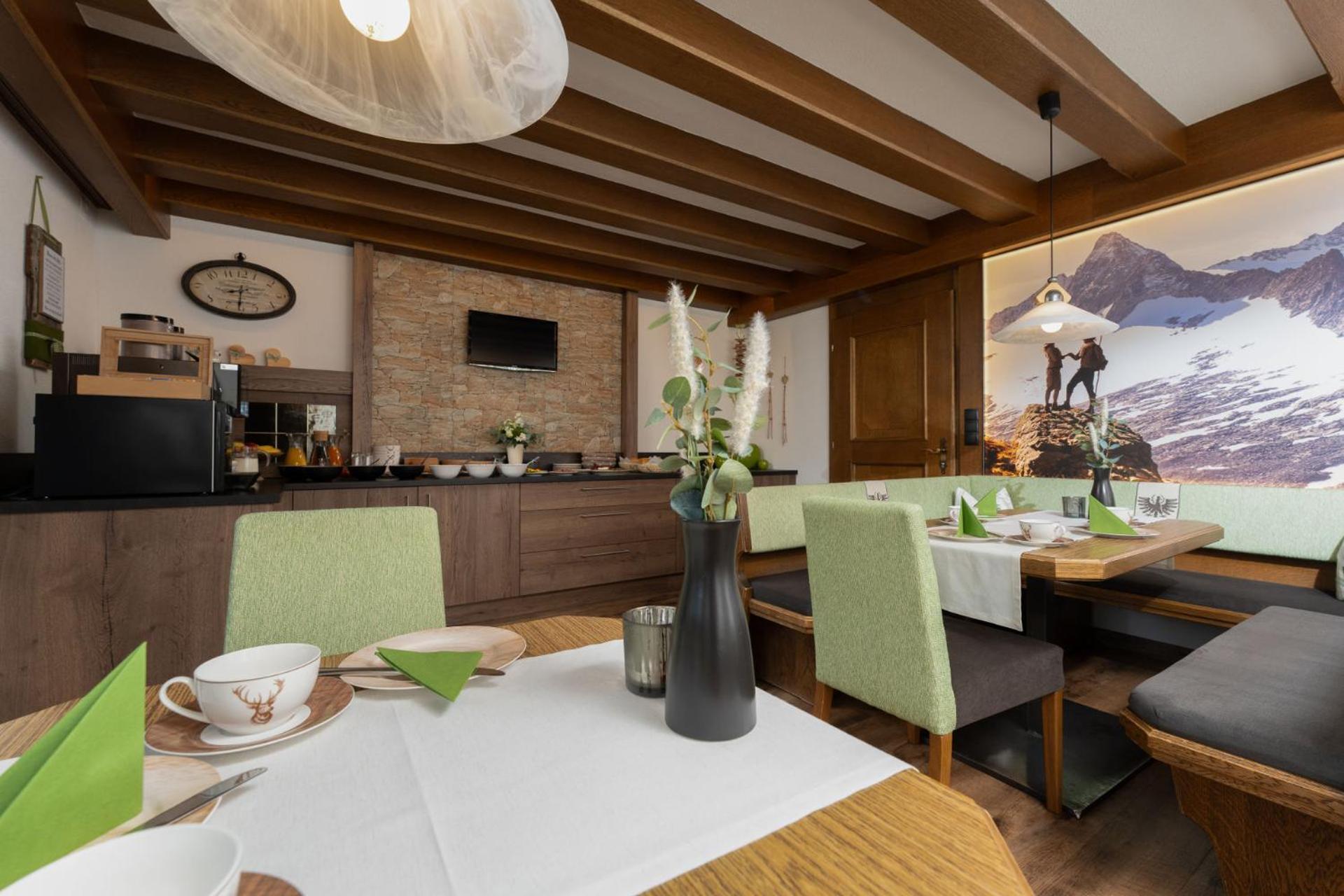 Haus Margret Bed & Breakfast Sankt Leonhard im Pitztal Bagian luar foto