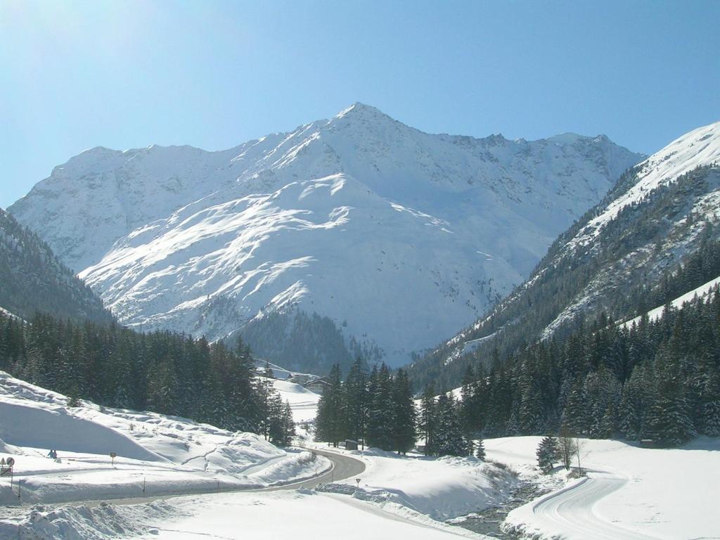 Haus Margret Bed & Breakfast Sankt Leonhard im Pitztal Bagian luar foto