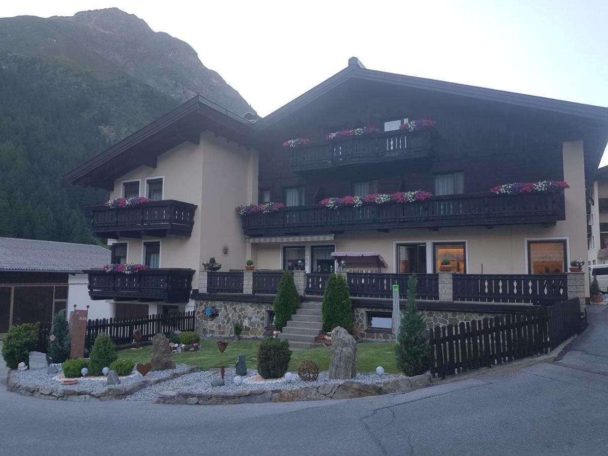 Haus Margret Bed & Breakfast Sankt Leonhard im Pitztal Bagian luar foto